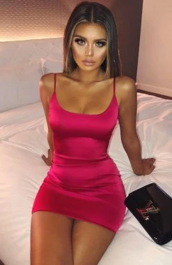 S.D BACK IN Veronika Mini Dress - Red