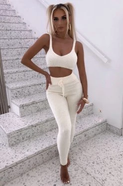 C.F NEW ARRIVALS Amira Cozy Crop - Cream