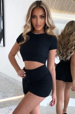 C.F Belle Cozy Crop - Black BACK IN