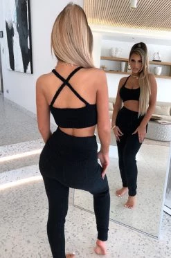 C.F Abby Cozy Crop - Black