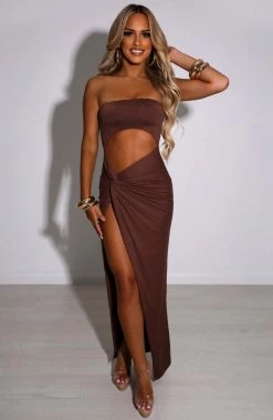 M.T NEW ARRIVALS Sylvianna Maxi Dress - Chocolate